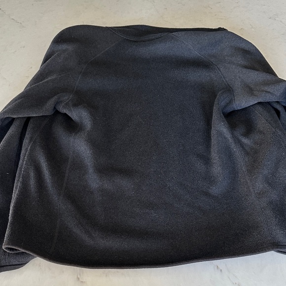 Patagonia Men's Dark Gray Performance Jacket - Picture 9 of 9